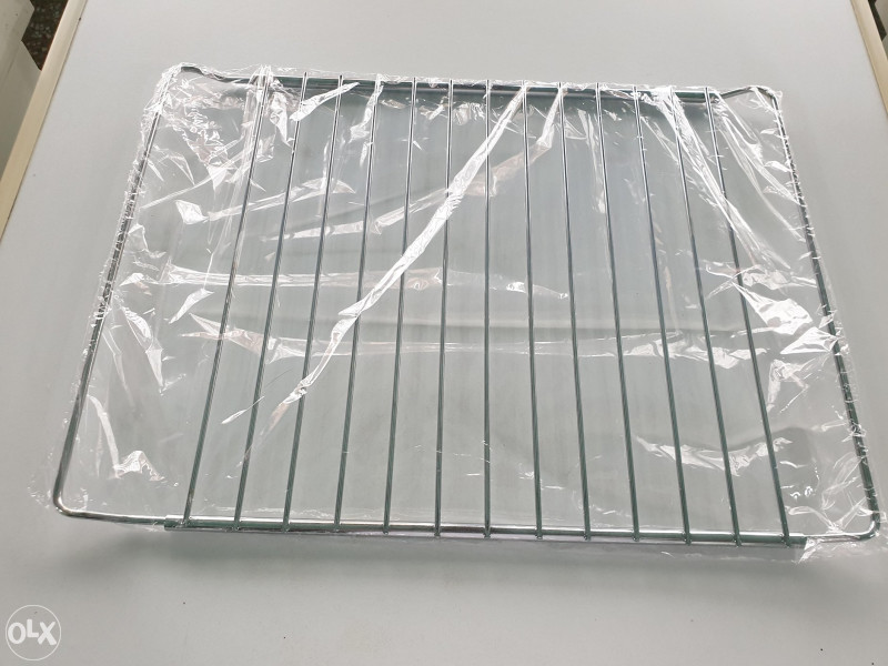 Tek sa 50 godina sam saznala čemu služi rešetka unutar peći: OVAKO se može koristiti! - featured image Tek sa 50 godina sam saznala čemu služi rešetka unutar peći: OVAKO se može koristiti! - featured image