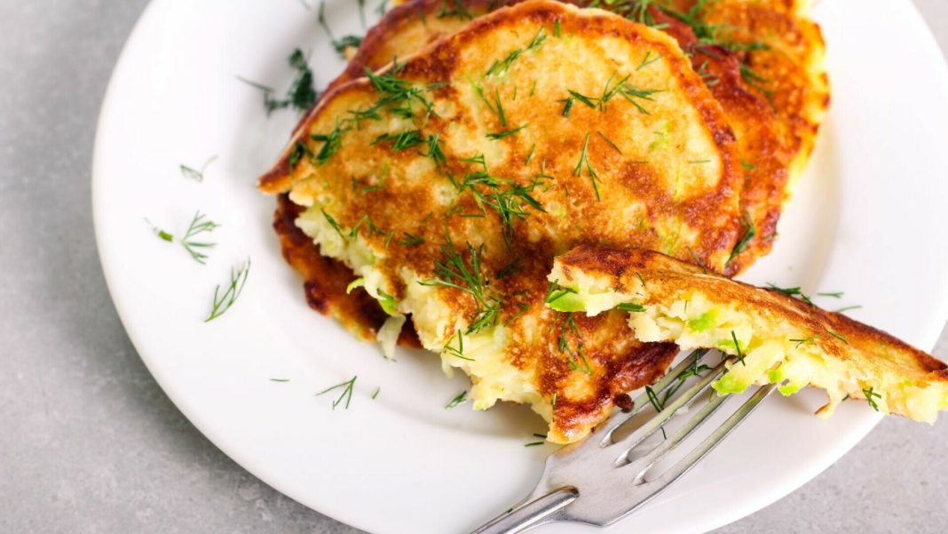 Jednostavan recept koji ćete obožavati: Neodoljivi uštipci s tikvicama i fetom - featured image