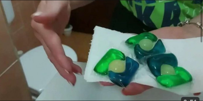 UMRLA BIH, A NE BI ZNALA: Uradim ovo i kupatilo mirise neverovatnih 70 dana💥 - featured image UMRLA BIH, A NE BI ZNALA: Uradim ovo i kupatilo mirise neverovatnih 70 dana💥 - featured image