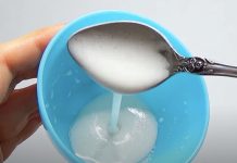 Moja mama ima 60 godina i svi joj govore da izgleda 10 godina mlađe: Samo nanesi ovu mješavinu i sjajno ćete izgledati.. Moja mama ima 60 godina i svi joj govore da izgleda 10 godina mlađe: Samo nanesi ovu mješavinu i sjajno ćete izgledati.. - featured image