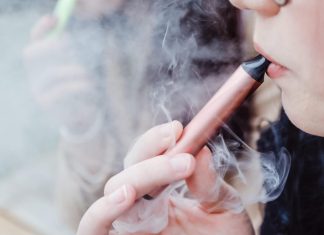 Miris cigarete u domu nestat će za sat vremena uz ove sastojke koje sigurno imate u kuhinji Miris cigarete u domu nestat će za sat vremena uz ove sastojke koje sigurno imate u kuhinji - featured image