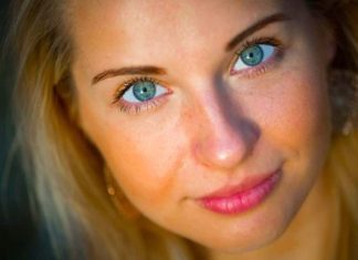 Muškarci “gube glavu” kada žene rade ove 3 stvari: Dame, ne trčite za njima nego ih podstaknite da oni trče za vama Muškarci “gube glavu” kada žene rade ove 3 stvari: Dame, ne trčite za njima nego ih podstaknite da oni trče za vama - featured image