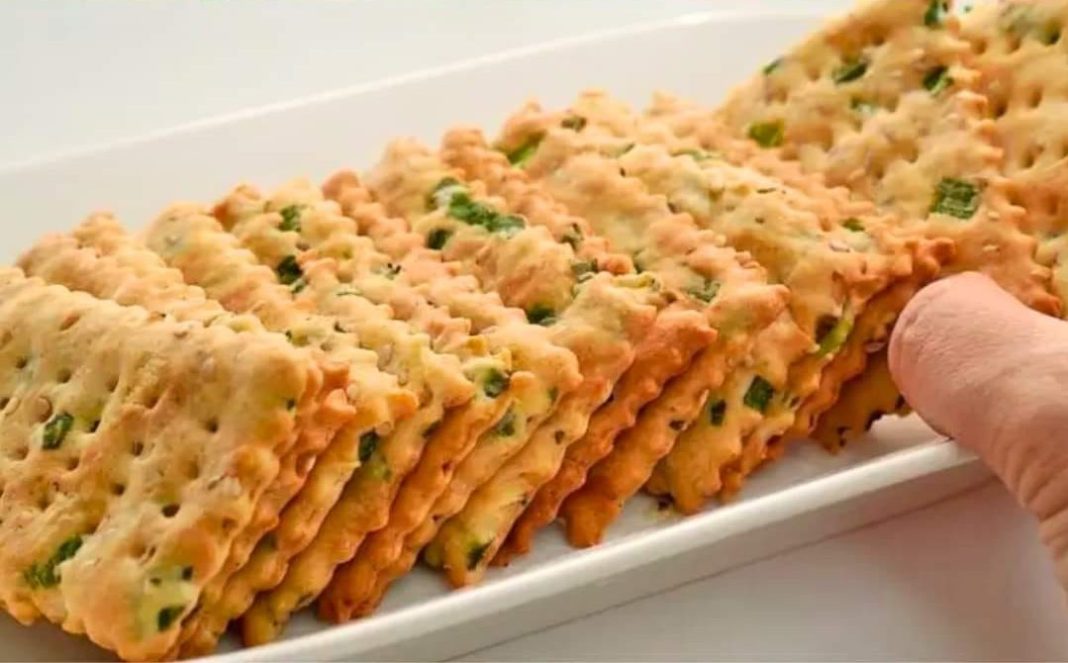 Savršen recept za krekere! Lako i ukusno! Slani krekeri… - featured image