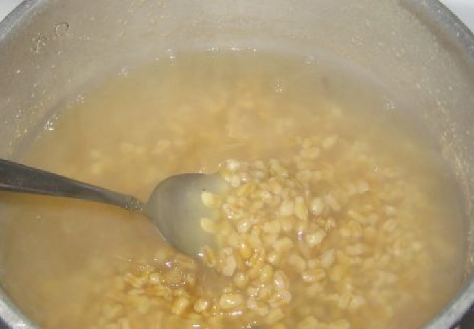 PŠENICA JE SPAS ZA SVAKU ŽENU, AKO JE JEDETE NA OVAJ NAČIN: 4 razloga zašto biste je trebale jesti ove zime - featured image PŠENICA JE SPAS ZA SVAKU ŽENU, AKO JE JEDETE NA OVAJ NAČIN: 4 razloga zašto biste je trebale jesti ove zime - featured image