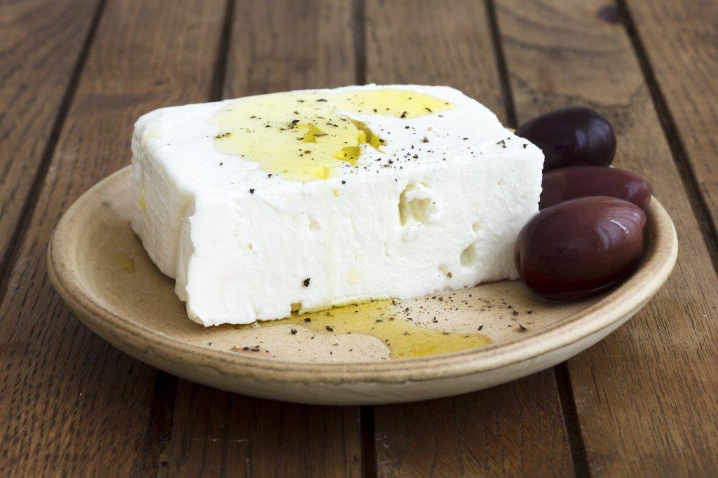 Ovako se pravi feta sir: Originalan recept iz srca Grčke! - featured image Ovako se pravi feta sir: Originalan recept iz srca Grčke! - featured image